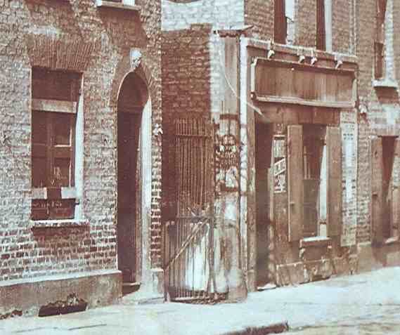 A picture of the entrance to Dutfield's Yard